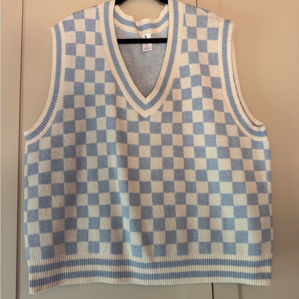 Abound V-Neck Sweater Vest in Blue and White Checkered